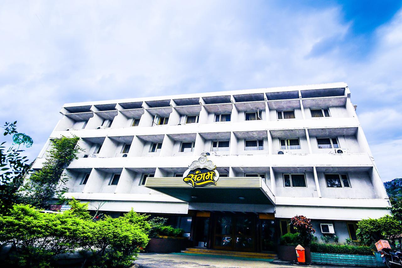 Hotel Sangam Karad Exterior photo